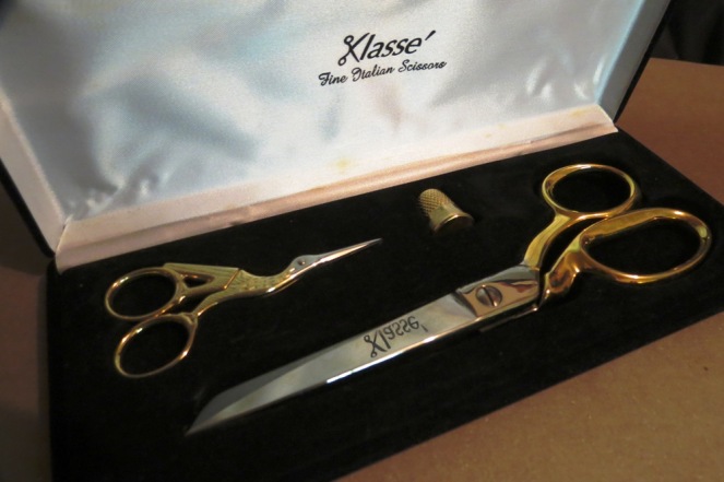 I've had this scissor set for a number of years now, but aren't they pretty?