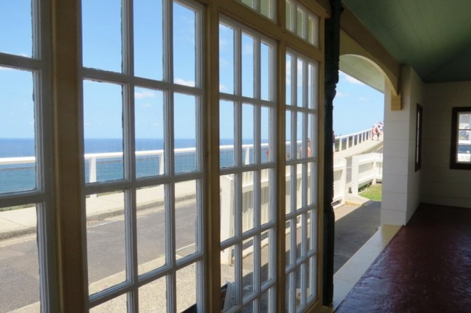 Can you imagine waking up to this view at your front door every day? That's what the lighthouse keeper used to do!